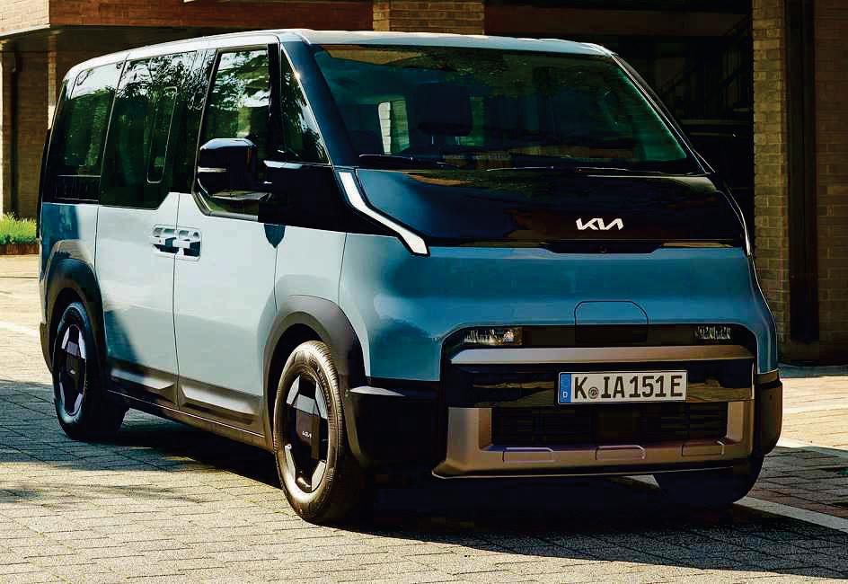 Kia's awesome MPV gets space for seven